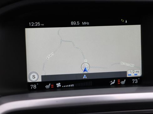 Used 2017 Volvo V60 T5 Cross Country w/ Climate Package image 17