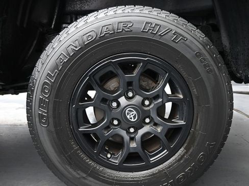 Used 2019 Toyota Tacoma SR5 image 15