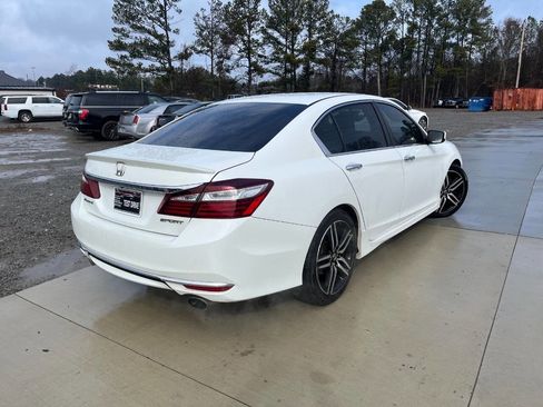 Used 2017 Honda Accord Sport image 5