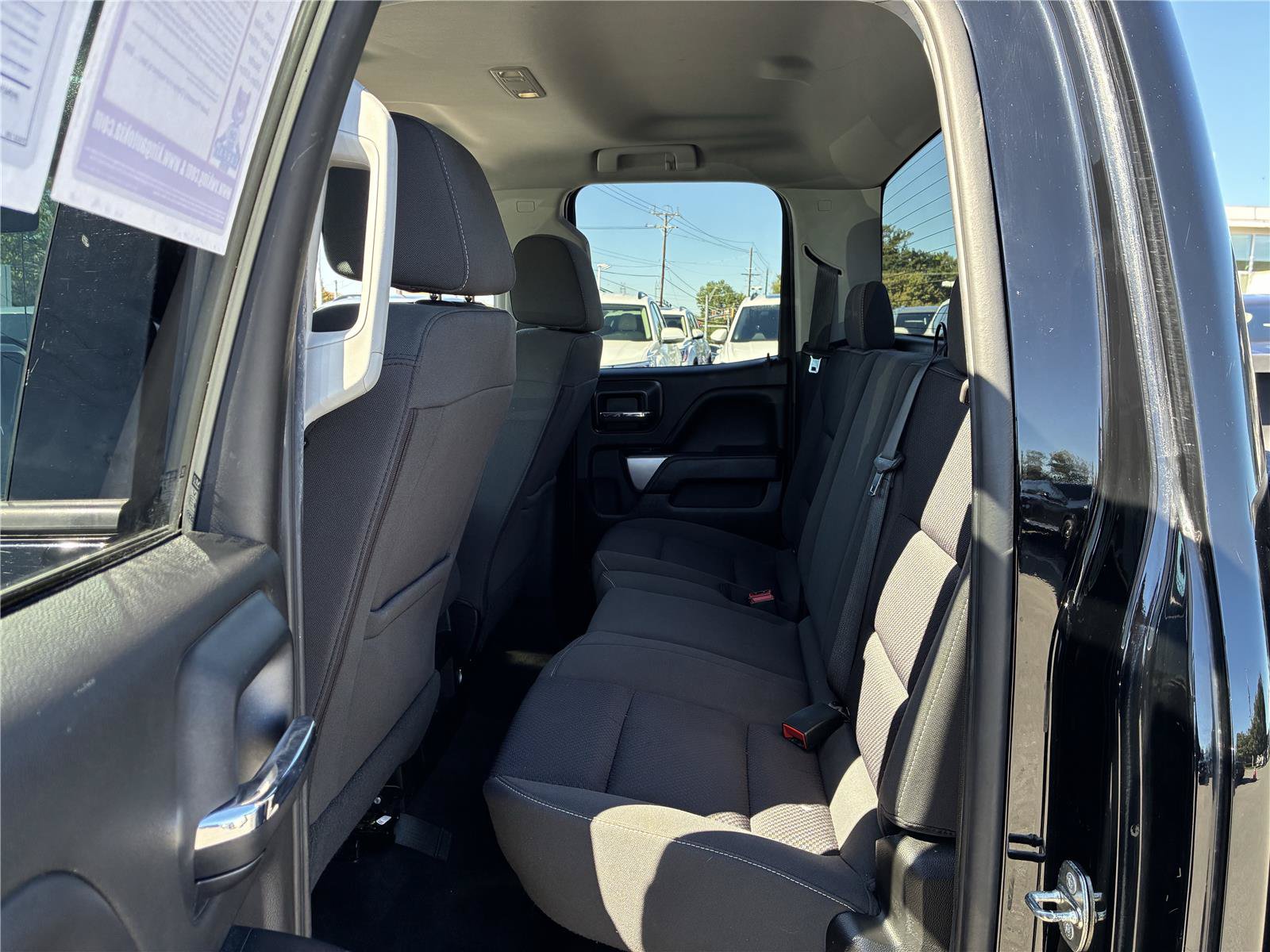 Used 2018 Chevrolet Silverado 1500 LT w/ Midnight Edition AWD/4WD image 19