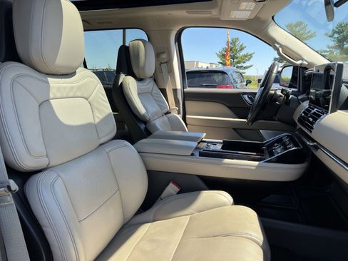 Used 2024 Lincoln Navigator L Reserve AWD/4WD image 27