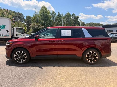 Certified 2024 Kia Carnival EX FWD image 9