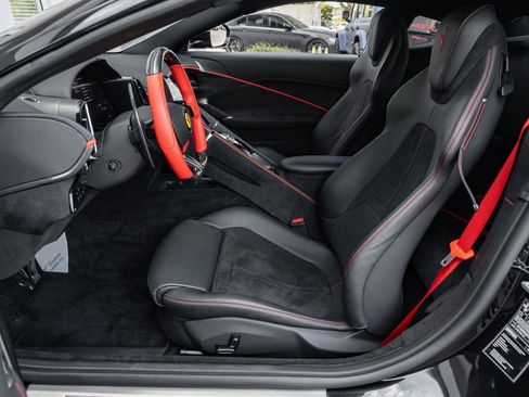 Used 2023 Ferrari Roma RWD image 27