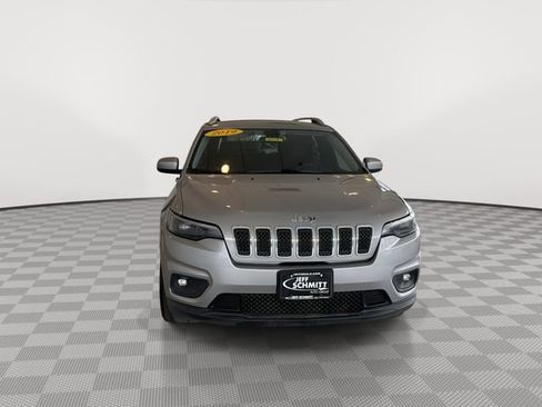 Used 2019 Jeep Cherokee Latitude Plus FWD image 3
