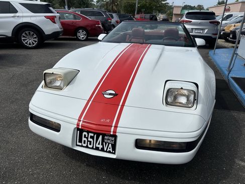 Used 1991 Chevrolet Corvette Convertible RWD image 13