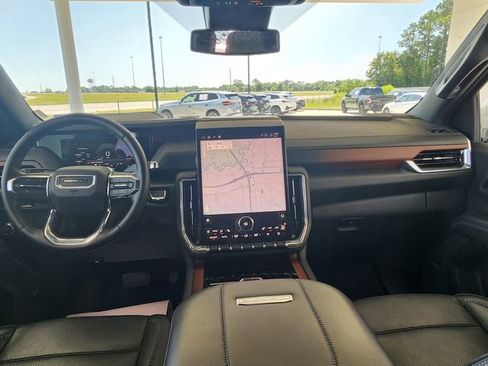 Used 2025 GMC Yukon Denali RWD image 20