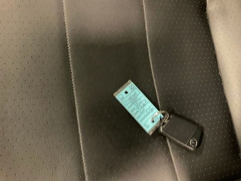 Used 2021 Volkswagen Tiguan S image 26