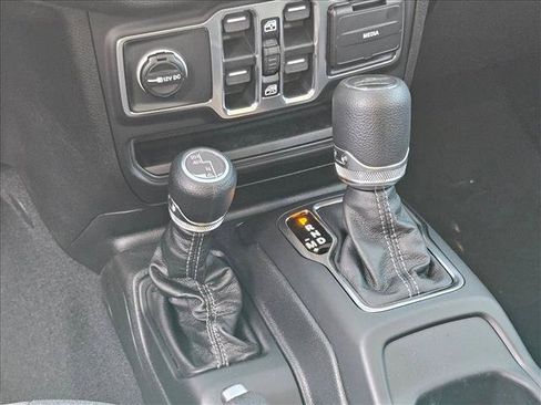 New 2026 Jeep Gladiator Sport AWD/4WD image 12