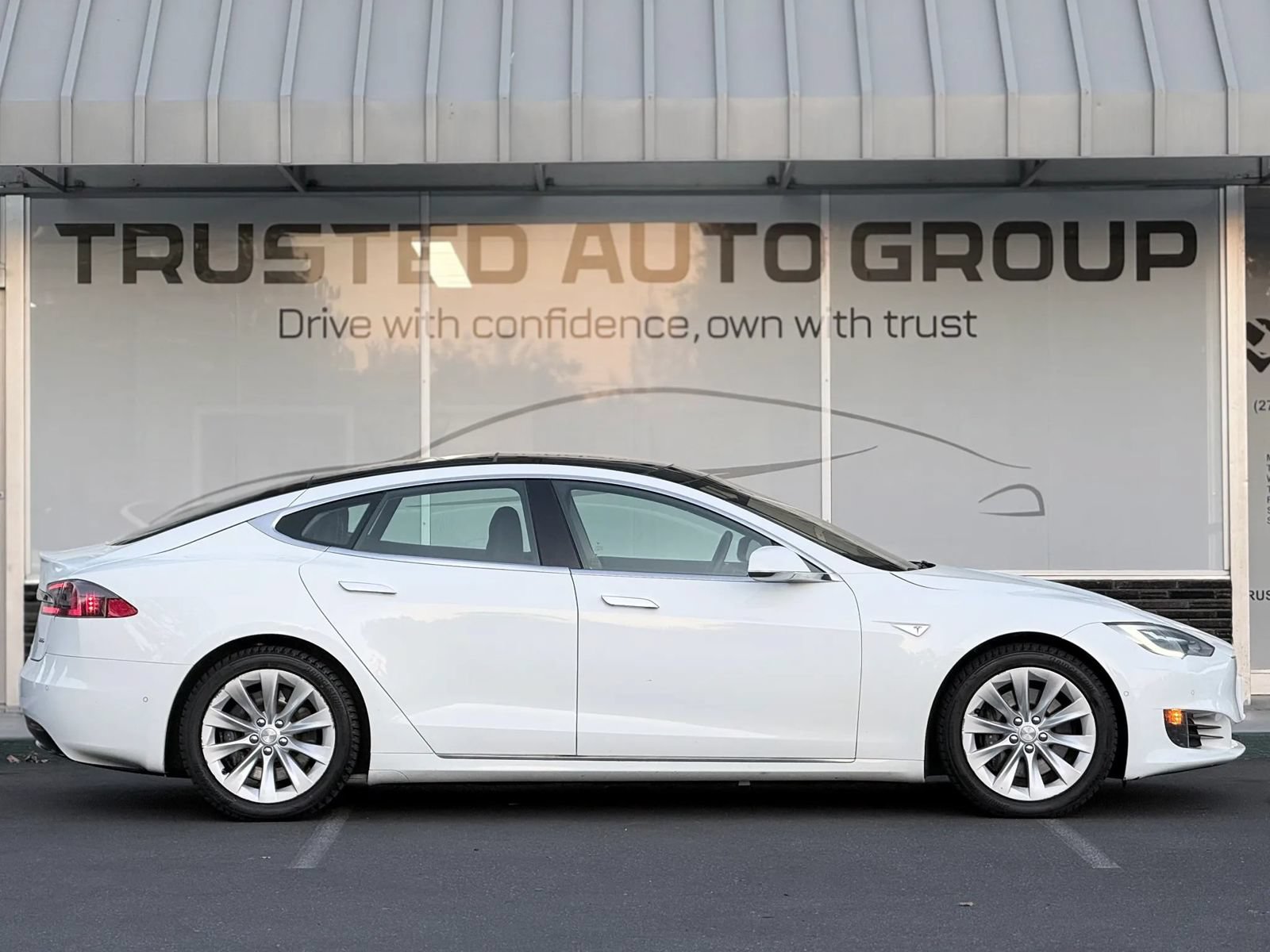 Used 2016 Tesla Model S 90D AWD/4WD image 8