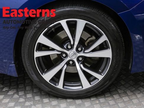 Used 2016 Nissan Maxima Platinum w/ Interior Lighting Package FWD image 35