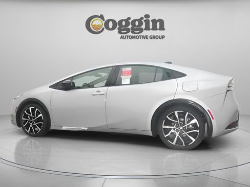 New 2026 Toyota Prius Plug-In Hybrid image 8