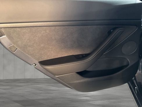 Used 2023 Tesla Model 3 Performance image 22