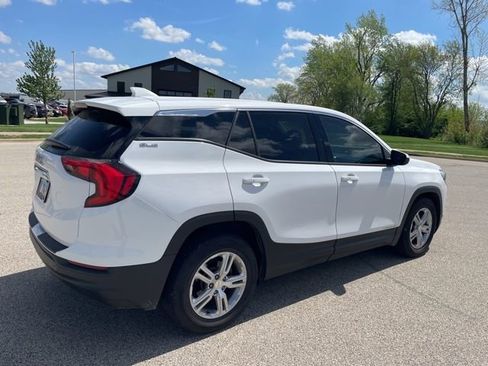 Used 2018 GMC Terrain SLE FWD image 3