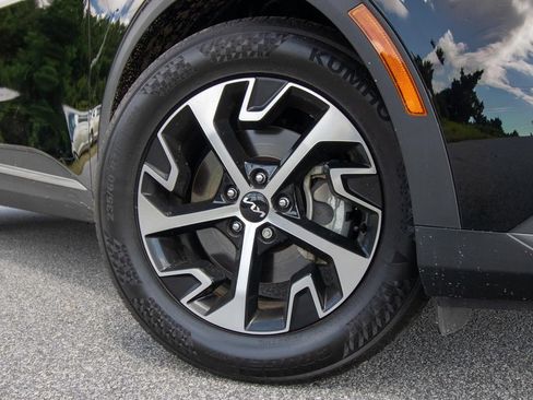 Used 2025 Kia Sportage EX FWD image 16
