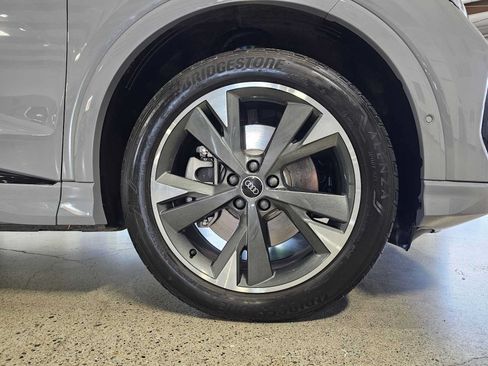 Used 2023 Audi Q4 e-tron Premium Plus w/ Premium Plus AWD/4WD image 9