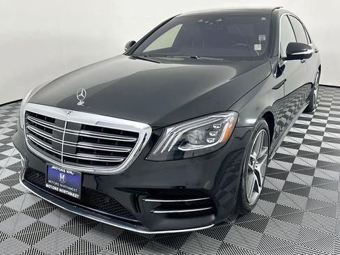 Used 2018 Mercedes-Benz S 560 Sedan w/ AMG Line Exterior image 5