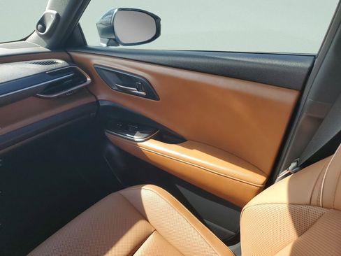 Certified 2025 Toyota Crown Signia w/ Advanced Technology Package image 21