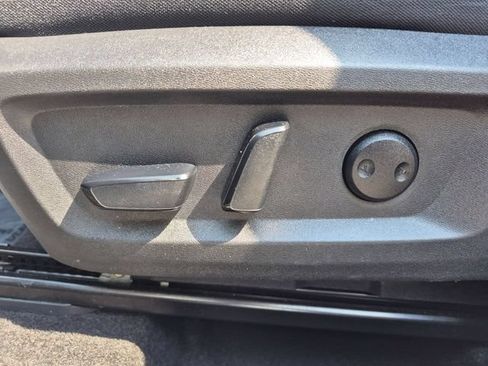 Used 2025 Nissan Rogue SV AWD/4WD image 13
