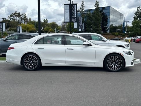 Certified 2022 Mercedes-Benz S 500 4MATIC image 2