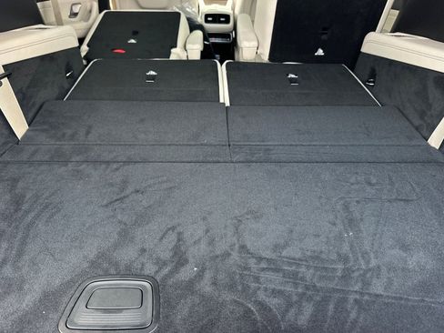 New 2025 Mercedes-Benz GLS 580 4MATIC image 34