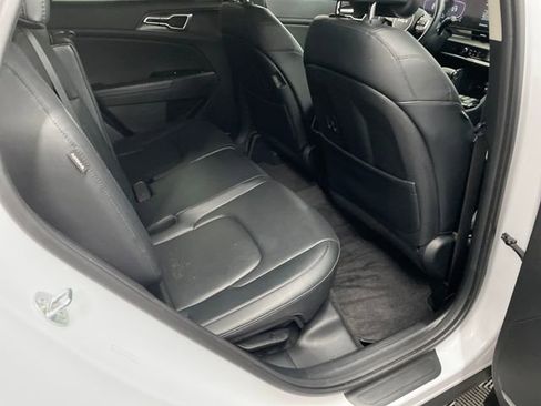 Certified 2024 Kia Sportage EX image 28