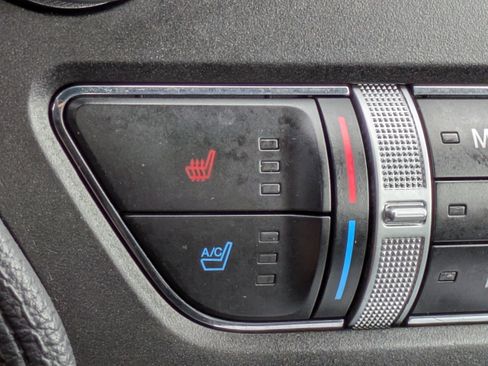 Used 2020 Ford Mustang Premium image 21