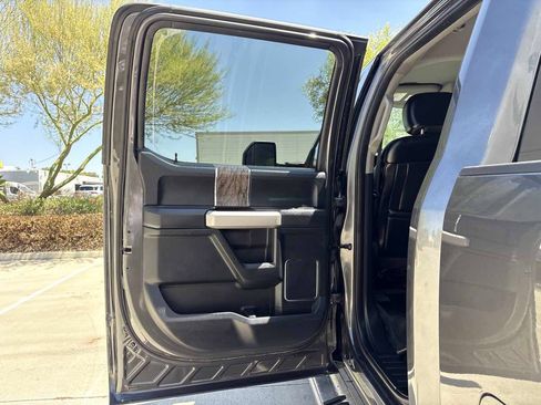 Used 2019 Ford F250 Lariat w/ Lariat Value Package AWD/4WD image 12