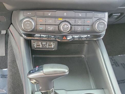 Used 2023 Dodge Durango GT RWD image 22