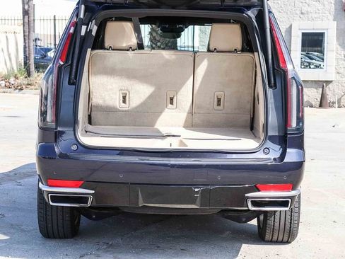 Used 2023 Cadillac Escalade Premium Luxury w/ Performance Package AWD/4WD image 34