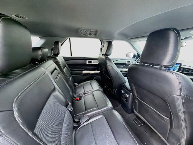 Used 2022 Ford Explorer Limited w/ Equipment Group 301A RWD image 28