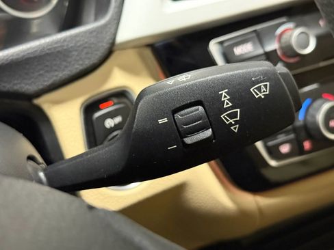 Used 2016 BMW 320i Sedan image 29