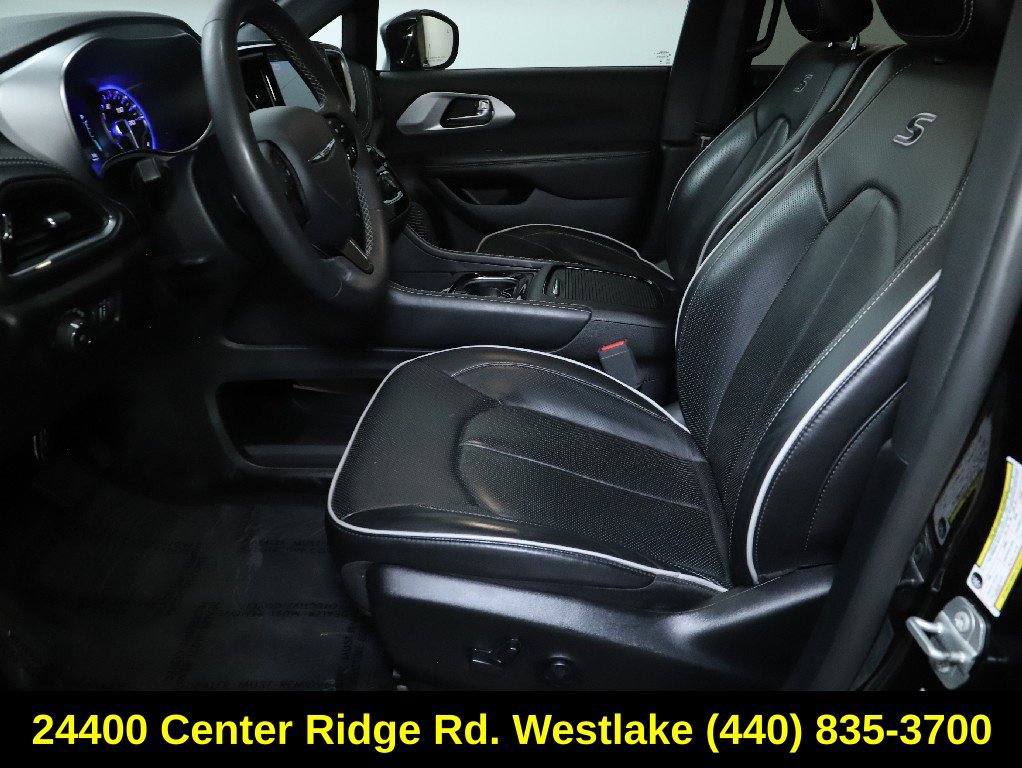 Used 2025 Chrysler Pacifica Limited FWD image 19