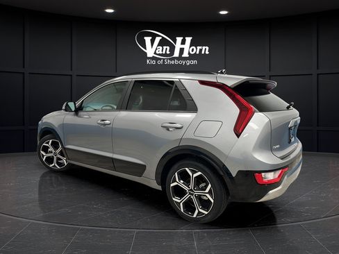 Used 2024 Kia Niro EX Touring FWD image 5