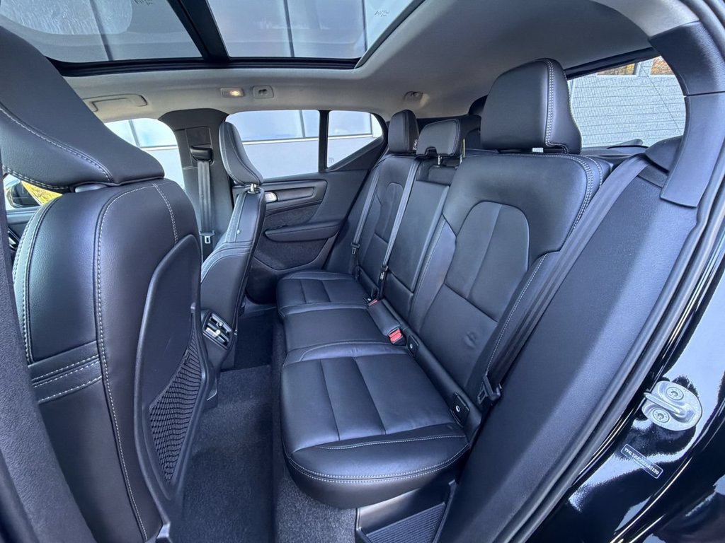 Certified 2025 Volvo XC40 B5 Plus AWD/4WD image 23