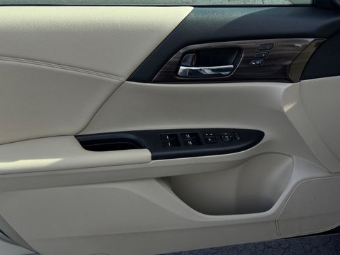Used 2016 Honda Accord EX-L image 14