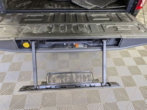 Used 2019 Ford F150 Platinum w/ Equipment Group 701A Luxury image 11