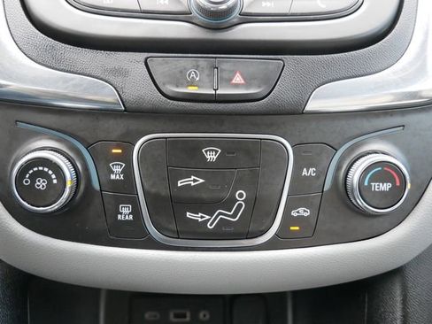 Used 2023 Chevrolet Equinox LS w/ LS Convenience Package image 16