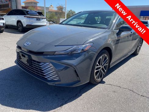 Used 2026 Toyota Camry XLE FWD image 1