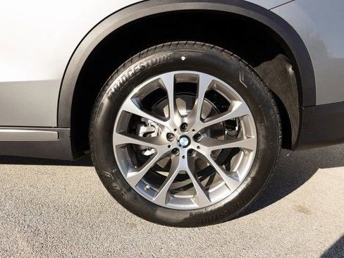 New 2025 BMW X5 xDrive40i image 7