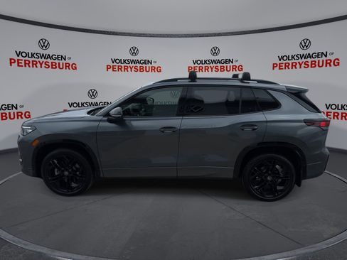 New 2026 Volkswagen Tiguan SE R-Line image 5