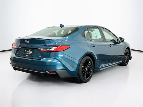 Used 2025 Toyota Camry SE FWD image 9