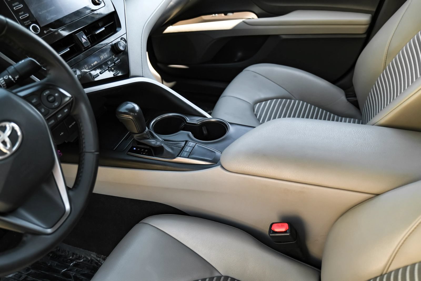 Used 2023 Toyota Camry SE FWD image 23