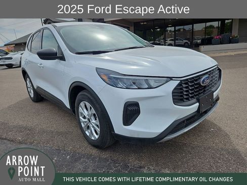 Used 2025 Ford Escape Active FWD image 2