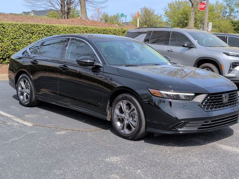 Used 2024 Honda Accord EX-L image 2