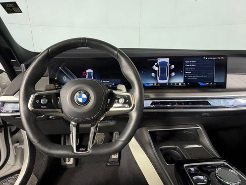 Used 2023 BMW 740i w/ Executive Package RWD image 17