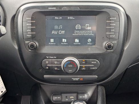 Used 2018 Kia Soul + FWD image 16
