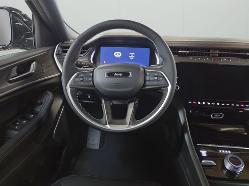 New 2026 Jeep Grand Cherokee L Limited image 13