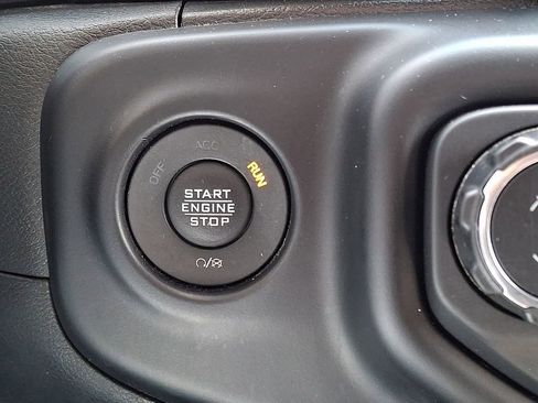 Used 2022 Jeep Gladiator Sport AWD/4WD image 22
