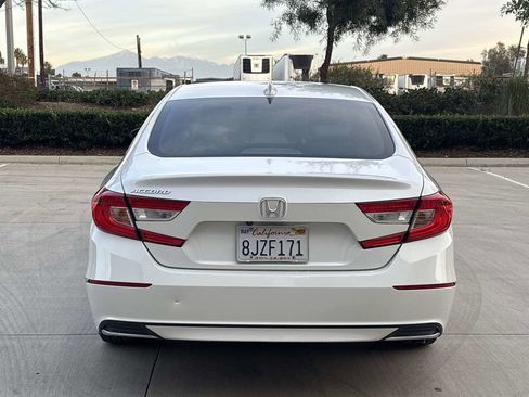 Used 2018 Honda Accord EX image 4