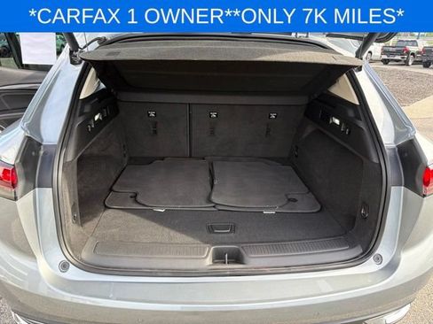Used 2023 Buick Envision Essence AWD/4WD image 23